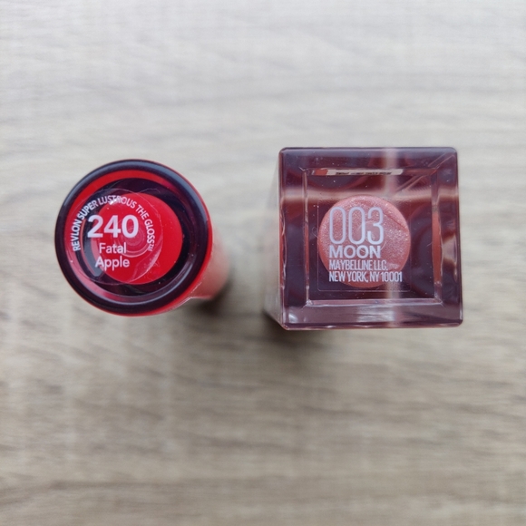 Maybelline Lifter Gloss 'Moon', Revlon Super Lustruos Gloss 'Fatal Apple' - Picture 2 of 2